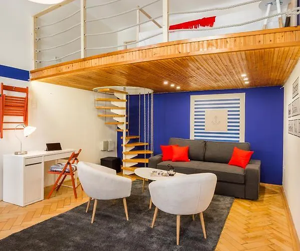 Jokai 3 Design Apartment