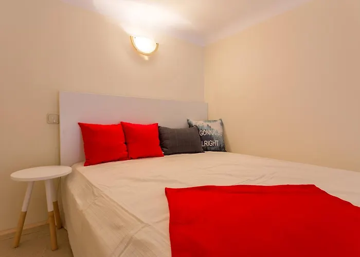 Jokai 3 Design Apartment